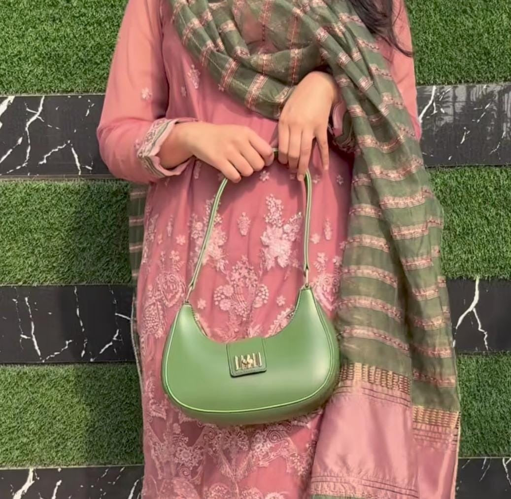 Hand bags for girls with stylish golden chain and long strap top trend stylish Elegant crossbody bag long strap for girls and women